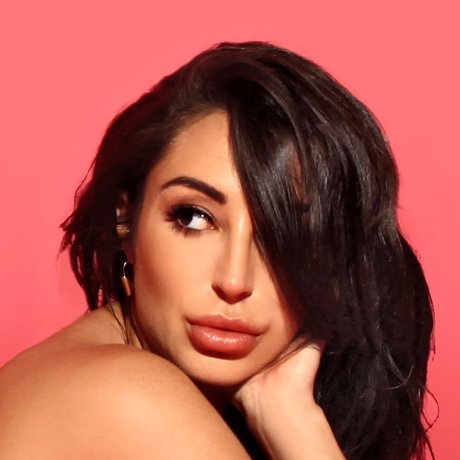 ChristianaCinn modèle xxx images