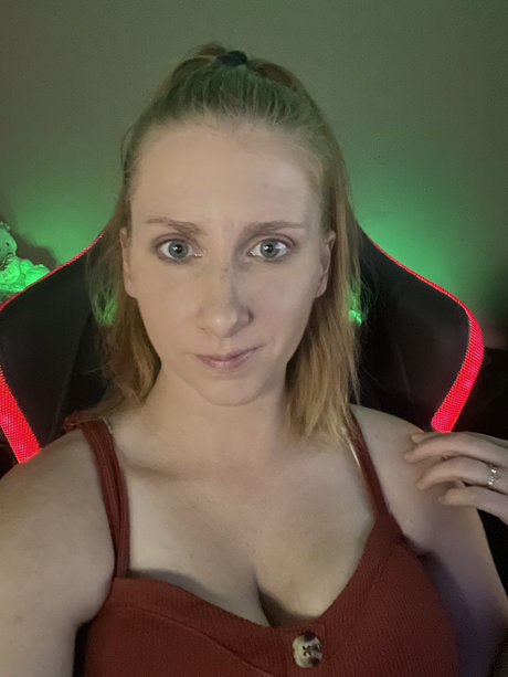 Chic Nerd star érotique images