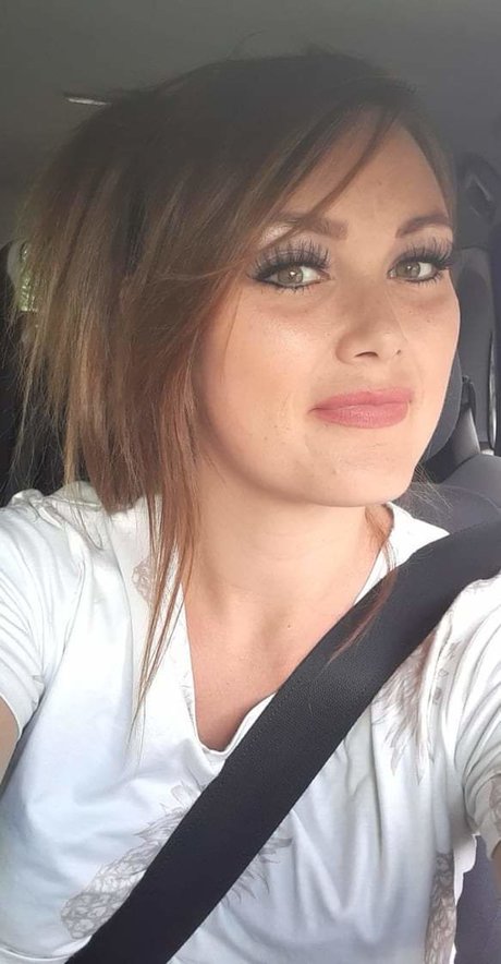 PleasuretomeetPolly modèle porno galerie