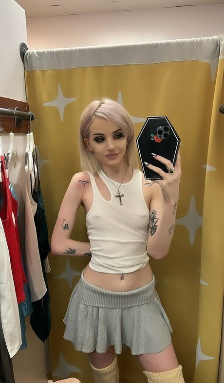 Kirsten Kaye actrice artistique galerie