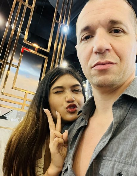 Travelvids Xyz modèle sexy images