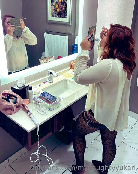 mynaughtyyukari Fotoaufnahmen