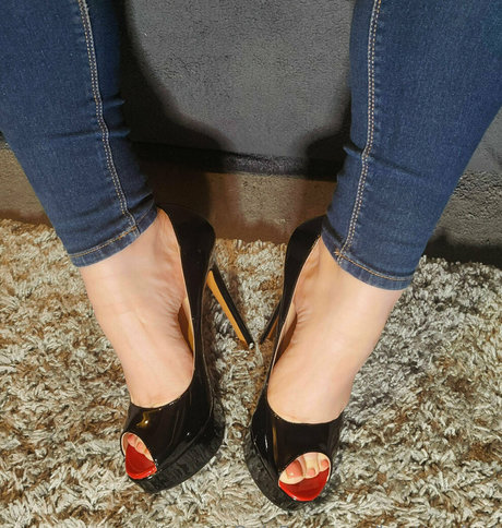 kayties feet actrice pornographique collection