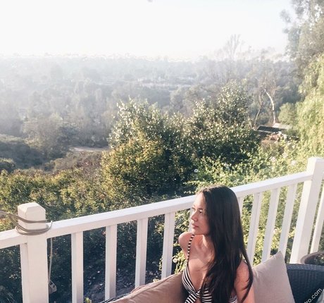 Melodi Flack modèles nus photo