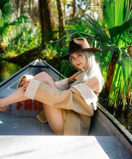 Melodi Flack star du porno exclusive photos