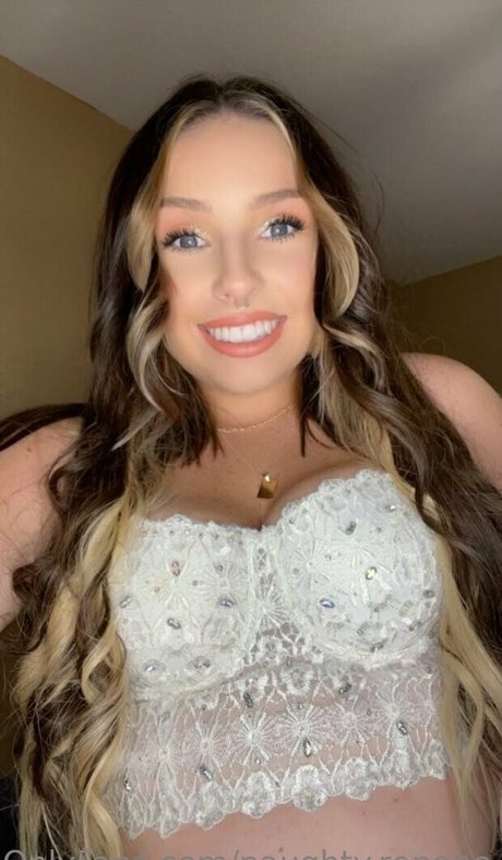 naughty reneee modèle chaud image