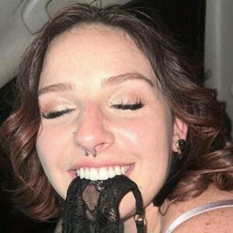 naughty reneee jolie étoile photo