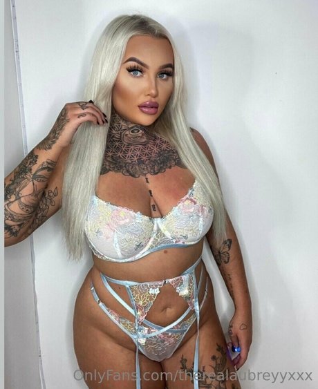 inkedblondieeee meilleure actrice image