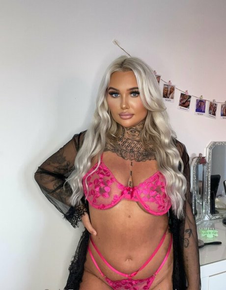 inkedblondieeee nus de stars du porno collection