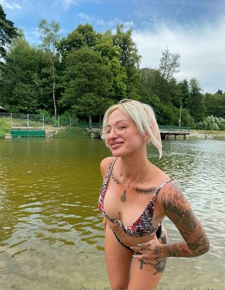 roni paradise modèle sympa image