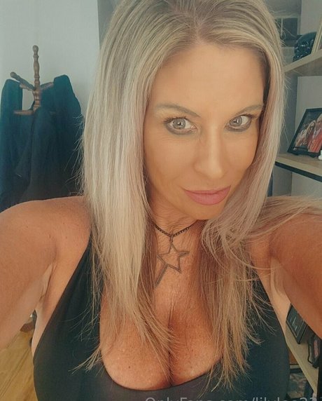 lilylee23 art star du porno photo