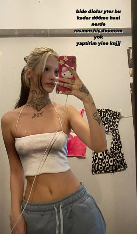 Akasi ASMR art de star du porno galeries