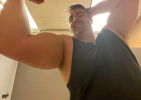 outihulk actrice nue image