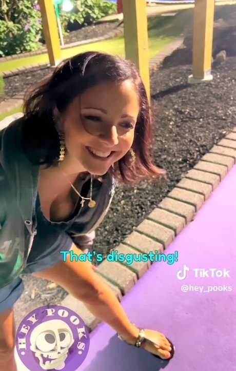 Hey Pooks modèle érotique images