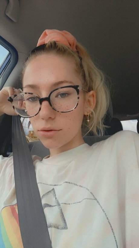 nakedella actrice exclusive img