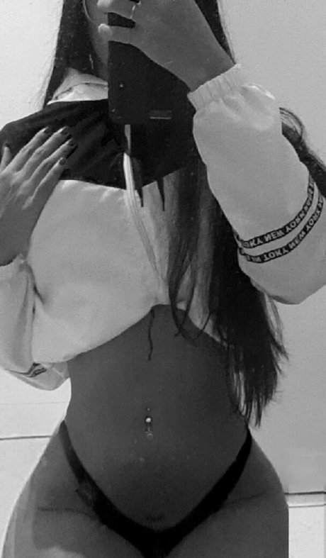 oliveiiranatt star du porno nue des photos