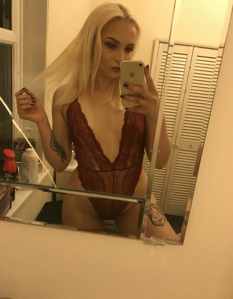 Nikita Reign haut étoile archive