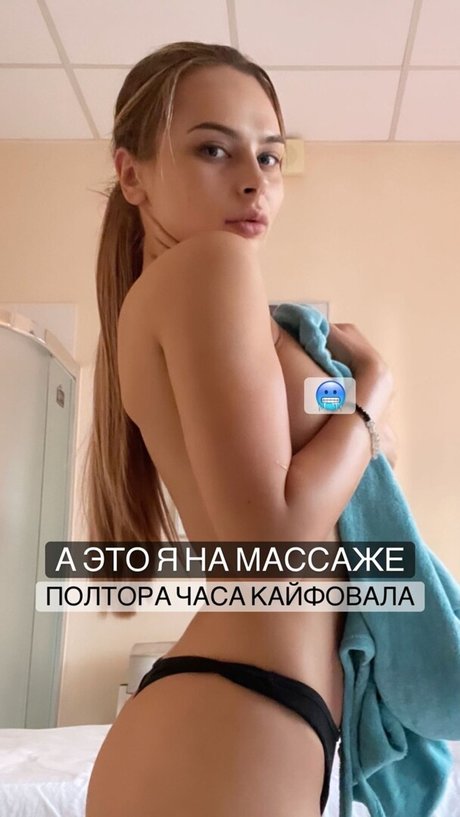 Mihalina Novakovskaya sexe de star du porno galerie