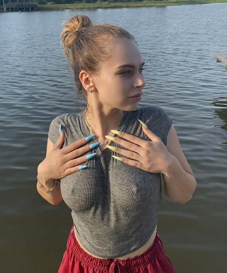 Mihalina Novakovskaya haut modèle photos