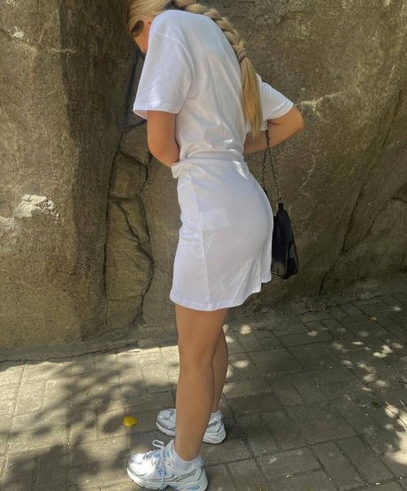 Mihalina Novakovskaya modèle sexy photo