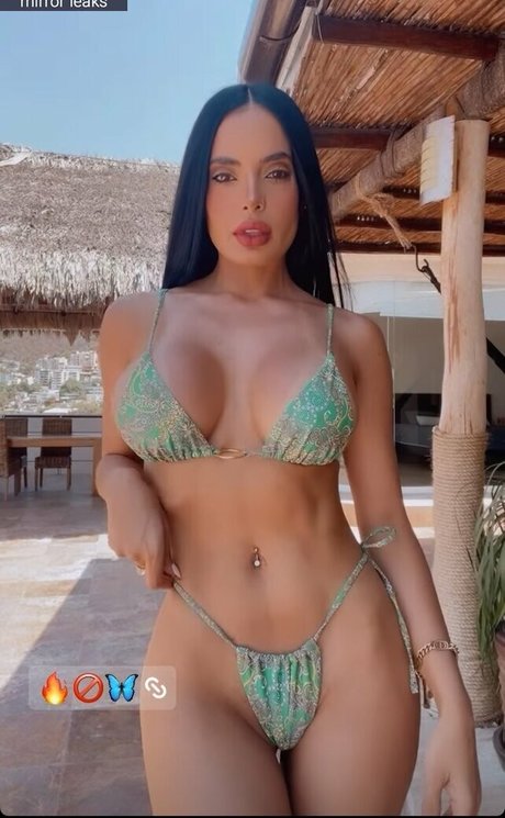 latina épaisse uniquementfans chaud belle image