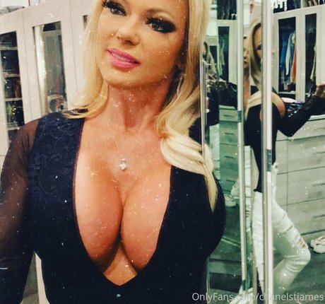 massage lesbien onlyfans assez hd image