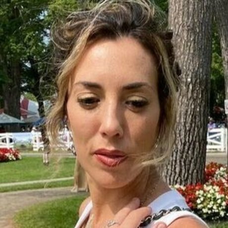 majikAF actrice des photos