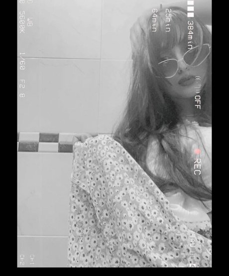 _mi mi ta_ étoile érotique des photos