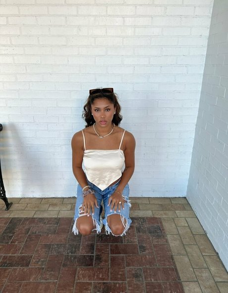 katieswrd modèle magnifique photo