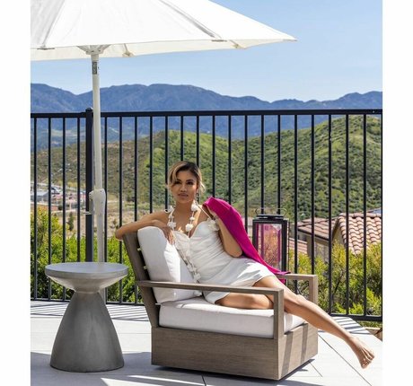 Paige Hurd haut modèle galeries