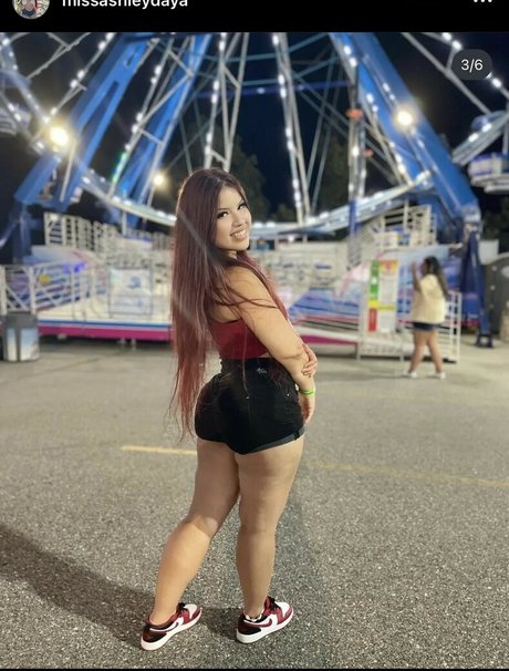 Poutybaybi modèle sexy des photos