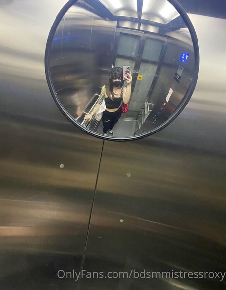 bdsmmistressroxy étoile exclusive images