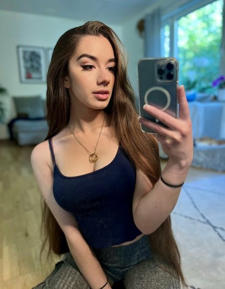 Miss Mikkaa star du porno gratuit photos