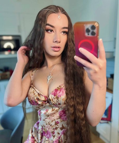 Miss Mikkaa nus de stars du porno des photos