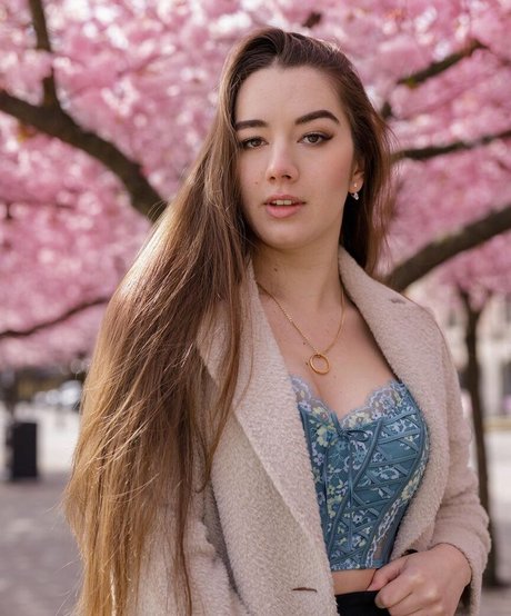 Miss Mikkaa belle étoile img