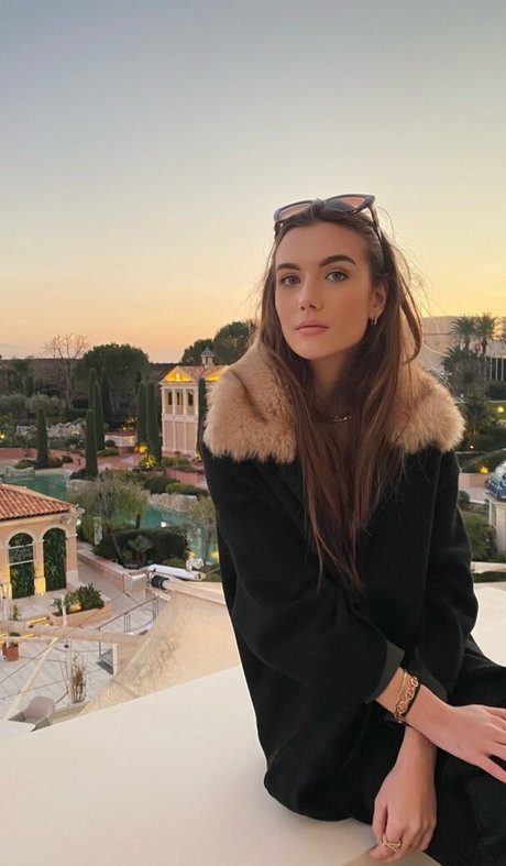 Claire Molin star du porno xxx photo