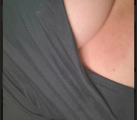 bustybethhh modèle chaud archive