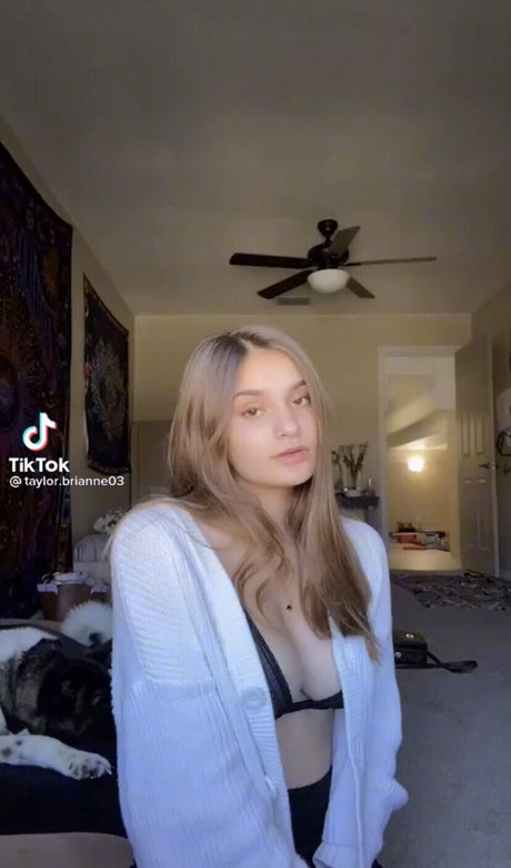 Taylor Brianne actrice sexy image