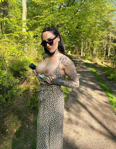 pom-pom girl nue onlyfans art img