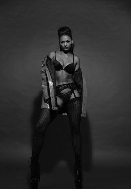 fans asiatiques maigres uniquement érotique chaud galeries