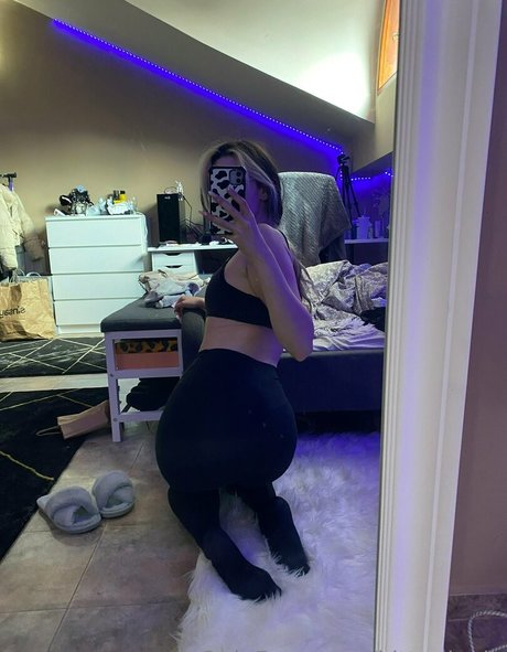 kittxnlyvip star exclusive image