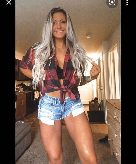 Jordan Elizabeth star du porno xxx photos