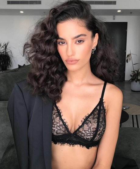 Naomi Eliav star du porno sexy galeries