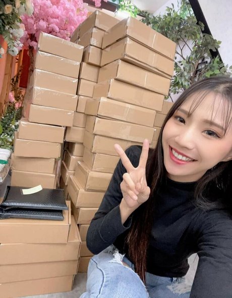 yoga asiatique uniquement pour les fans haut nu des photos