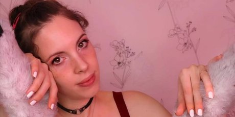 RapunzelASMR modèle chaud des photos