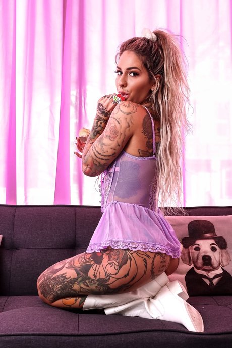 Bombshellyyy13 belle star du porno des photos