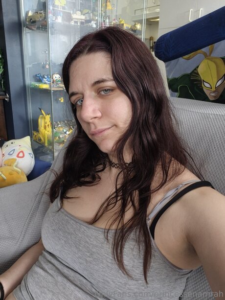 Princesse Namrah jolie star du porno galeries