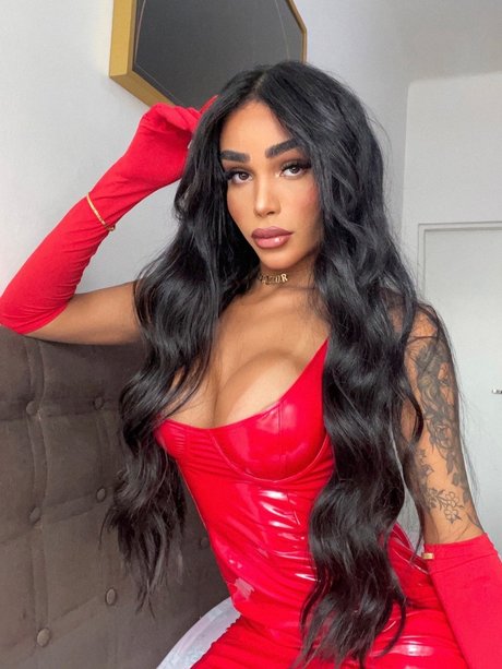 Bianca Mello étoile magnifique galeries