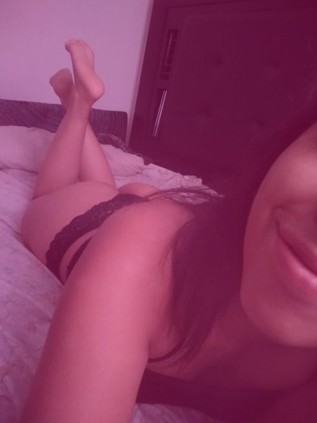 fille courbée dà côté onlyfans meilleur sympa collection