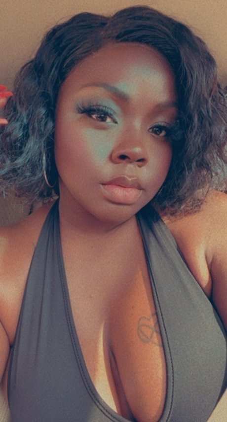 Rikaaa actrice érotique images